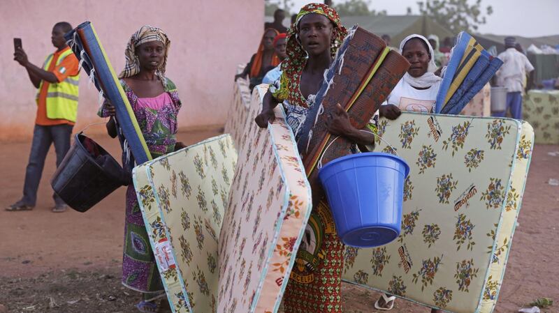 Nigeria, civili in fuga dopo gli attacchi islamisti 1