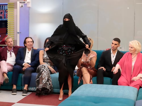 Quando la smania di visibilità sfrutta le disgrazie altrui: il niqab di Jo Squillo