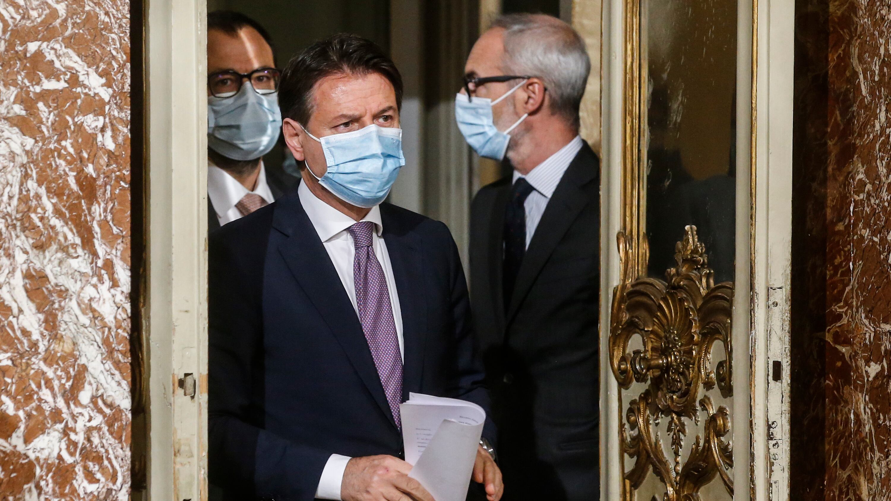 Tre flop in 10 giorni. Pd e M5s scaricano la scelta su Conte: "Gaudio nome suo"
