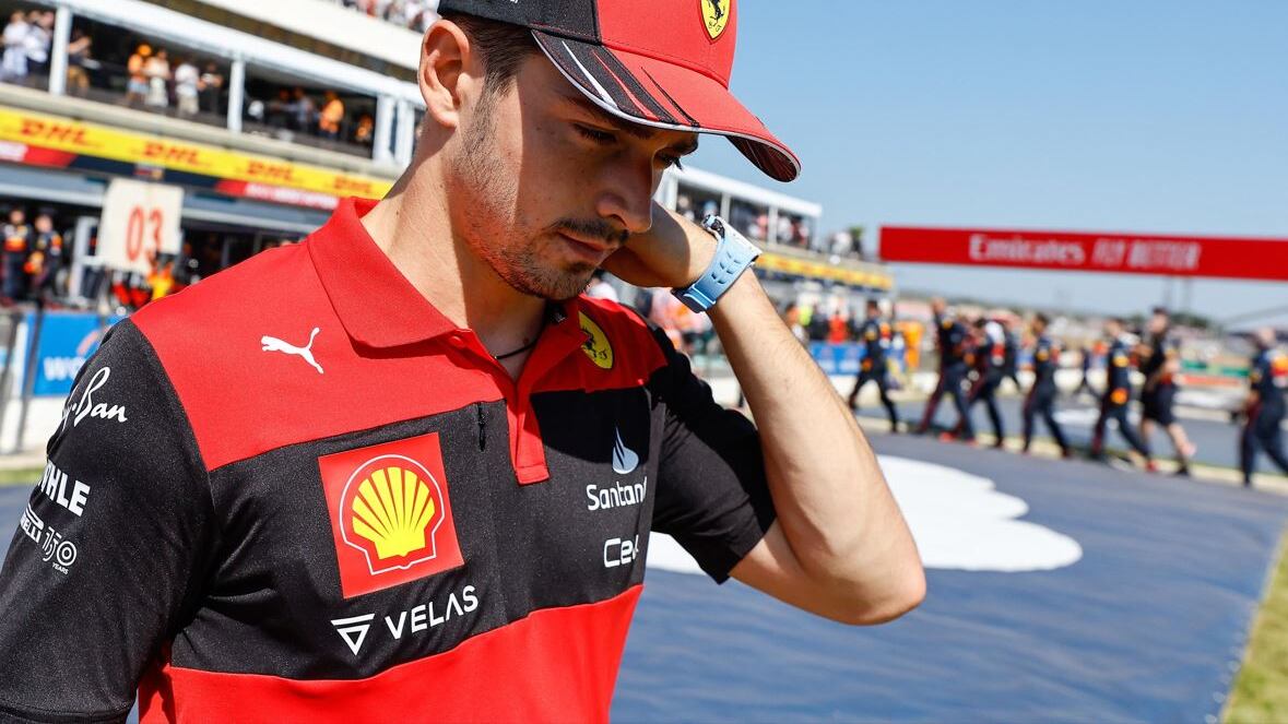 Ennesimo flop della strategia Ferrari. Binotto si difende ma Leclerc...