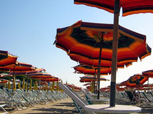 La disperazione del turismo di Jesolo: "Siamo subissati di disdette, allontanate i richiedenti asilo"