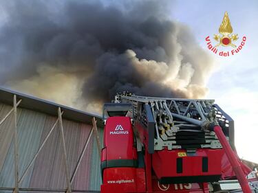 Cavenago, incendio nell’azienda Planet Farms 1