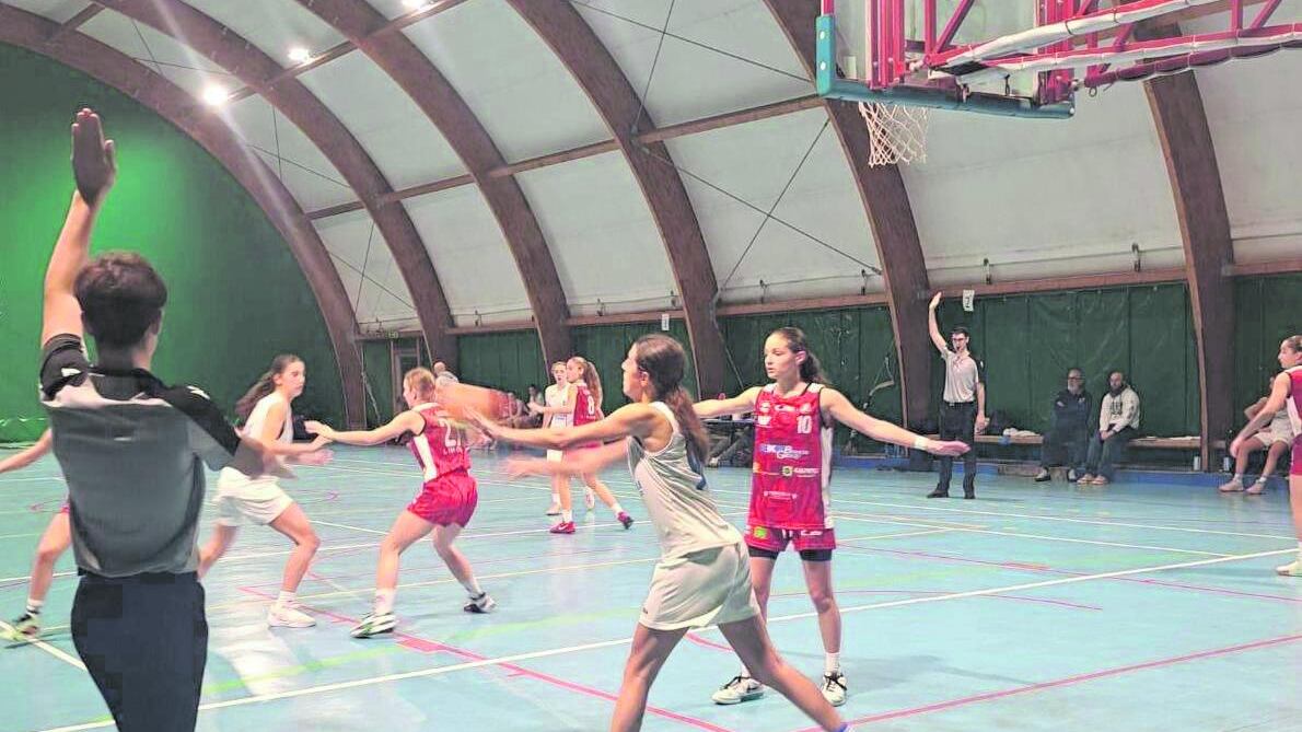 Basket, palestre allo sfascio. "In città poche e malridotte"