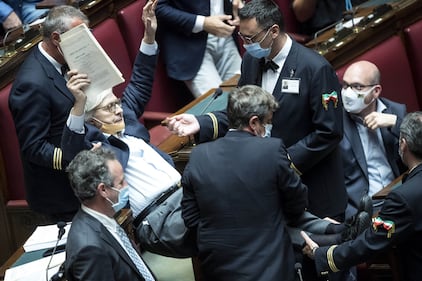 Sgarbi cacciato dalla Camera 3