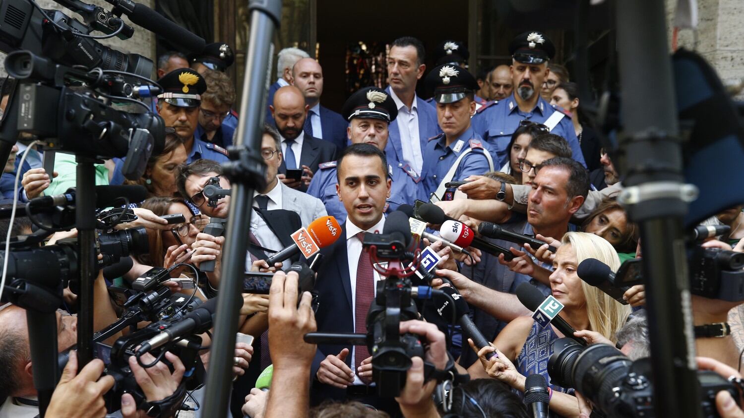 La strategia 5s. Isolare Matteo sul deficit al 3%