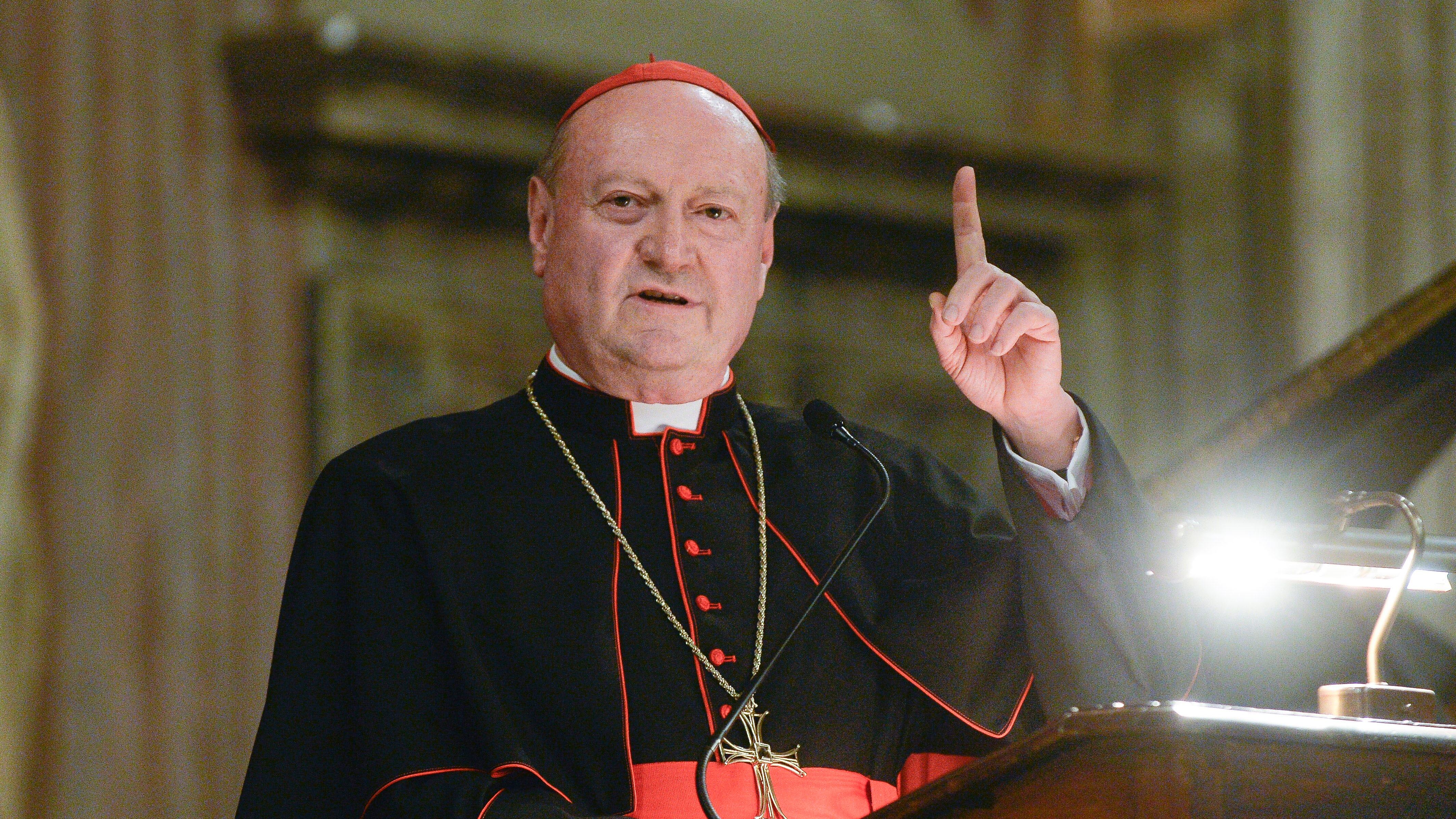 Il cardinal Ravasi twitta su Mahmood, ma sul web è polemica