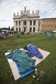 Notte in tenda a piazza San Giovanni 1
