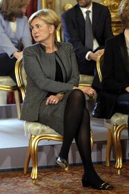 Boschi in blu elettrico, Mogherini in rosa: i colori del governo 5