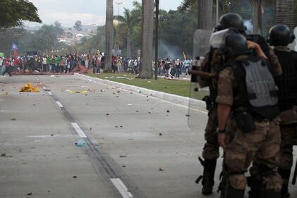 Brasile, proteste contro il governo 8