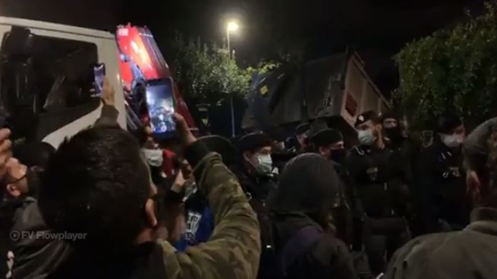 Polizia spara ai cuccioli di cinghiale. La protesta: