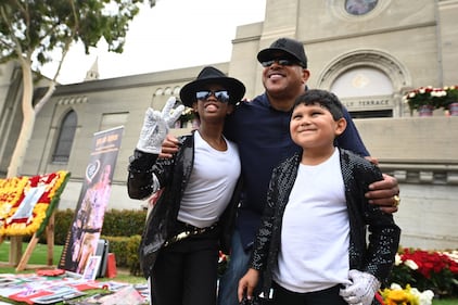Michael Jackson ricordato dai fan: foto 2