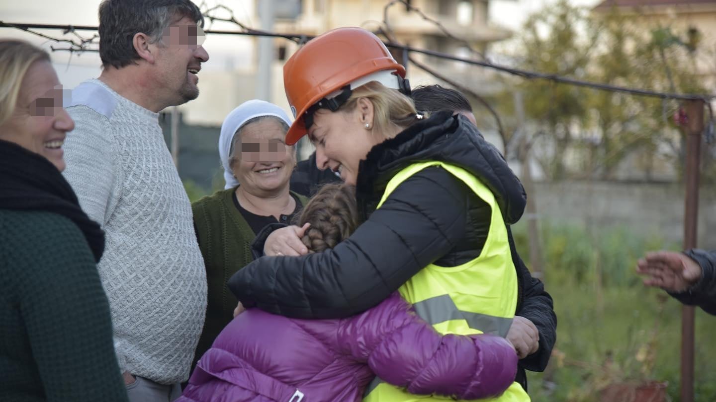 La sindaca di Durazzo fa una gaffe sul sisma e si gioca la poltrona