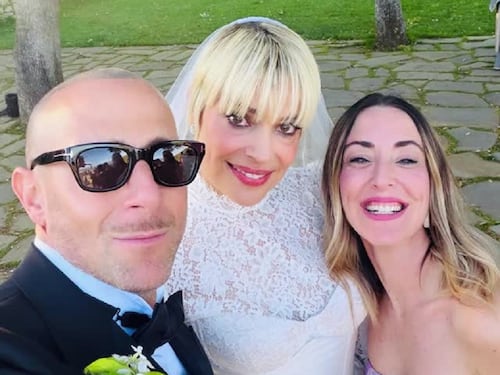 Micaela Ramazzotti e Claudio Pallitto, nozze segrete ad Assisi: Francesca Fagnani ha sposato la coppia