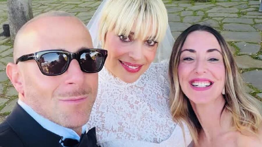 Micaela Ramazzotti e Claudio Pallitto, nozze segrete ad Assisi: Francesca Fagnani ha sposato la coppia