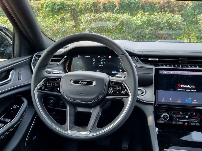 Jeep Grand Cherokee 4xe, guarda la gallery del nuovo SUV Premium 18