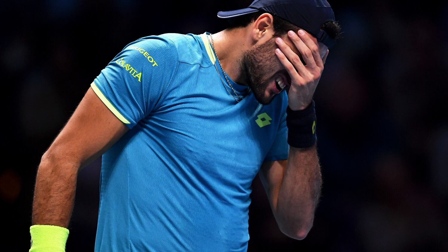 La notte fonda del Tennis fa fuori Davis e Azzurri col nuovo torneo farsa