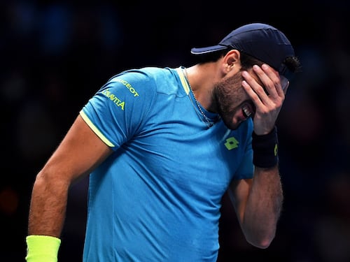 Tennis, Atp Finals: Djokovic dà una lezione a Berrettini