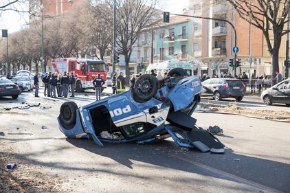 Incidente tra tre "primavera" della Juventus e auto polizia 5