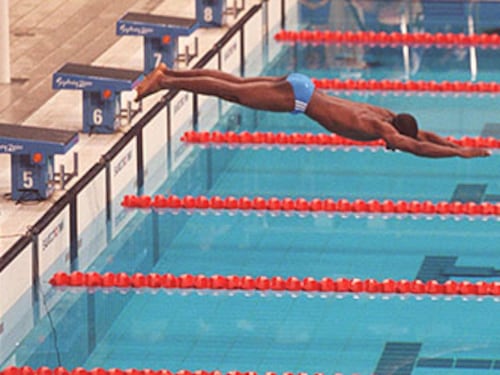 Eric l'anguilla, il nuotatore più lento delle Olimpiadi: non aveva mai visto prima una piscina