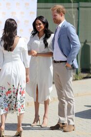 I duchi di Sussex mano nella mano nella visita ufficiale a Johannesburg 5
