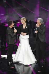 Sanremo 2018: i look sexy della terza serata 5