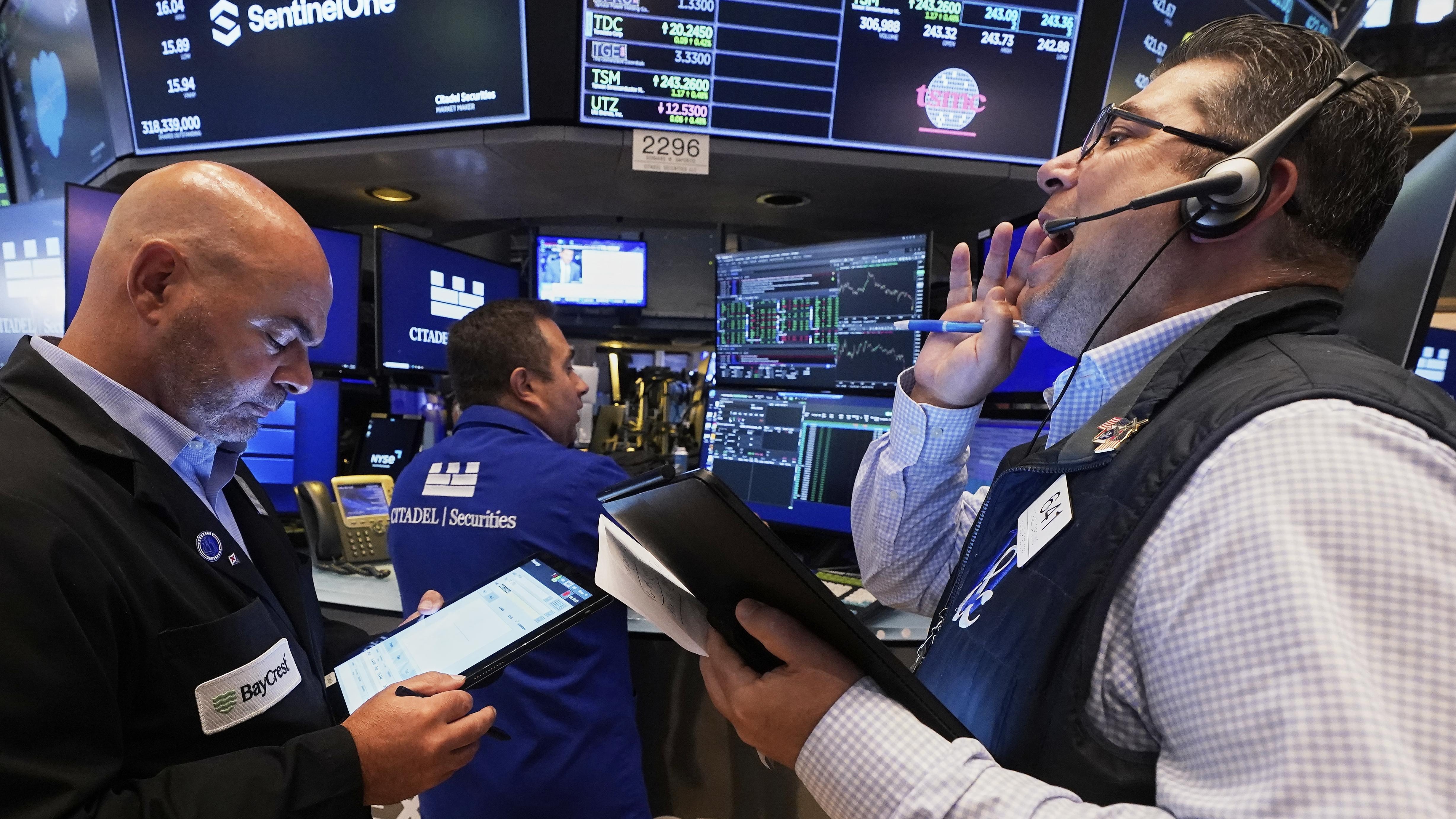 La grande frenata del tech scuote i mercati: Wall Street trascina al ribasso Europa e Asia mentre si riaccende la guerra delle terre rare