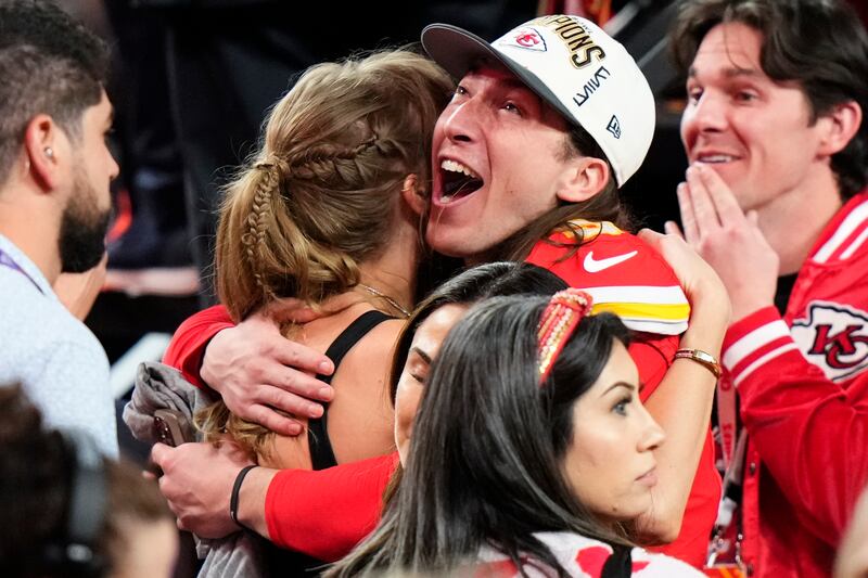 Super Bowl, Taylor Swift festeggia con il fidanzato 5