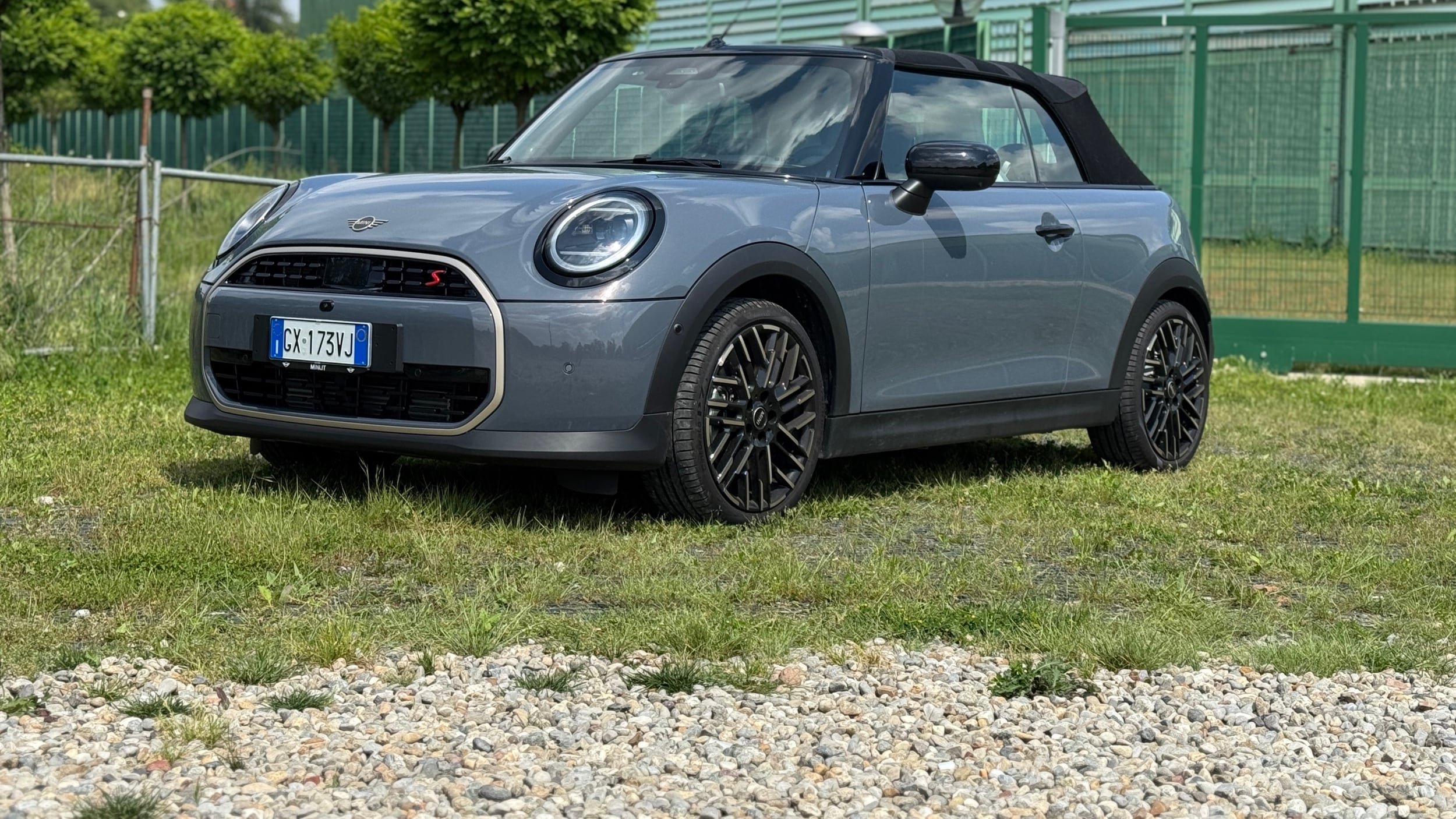 MINI Cabrio 2025: la (ri)scoperta del divertimento, a cielo aperto