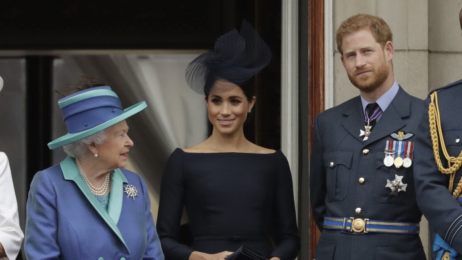 Cosa significa veramente il comunicato della Regina su Harry e Meghan? Lo rivela una psicologa