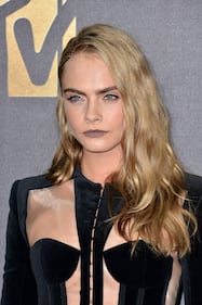 Cara Delevingne in total balck agli Mtv Movie Awards 6