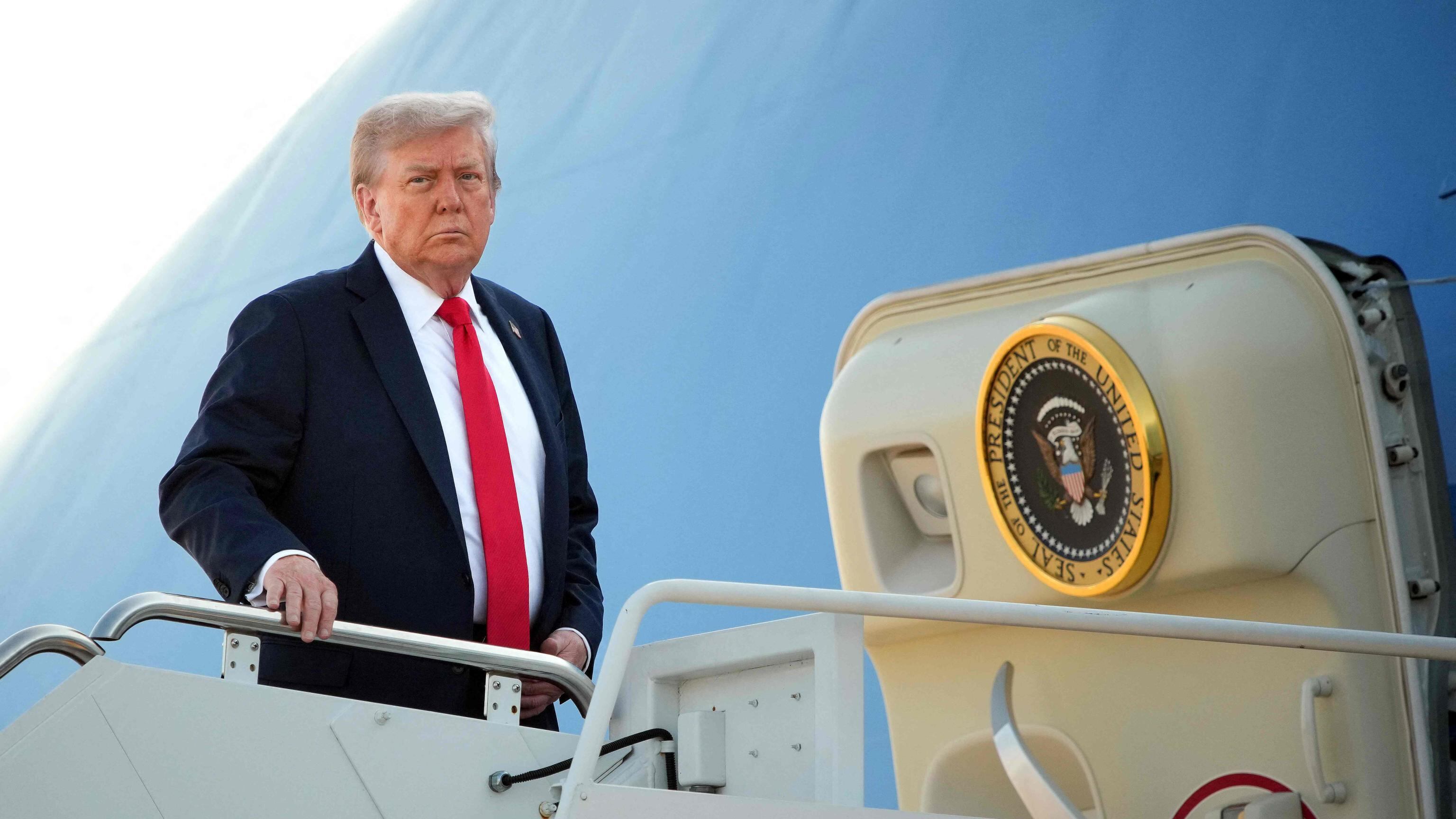 Trump: "Zelensky rinunci alla Crimea e alla Nato"