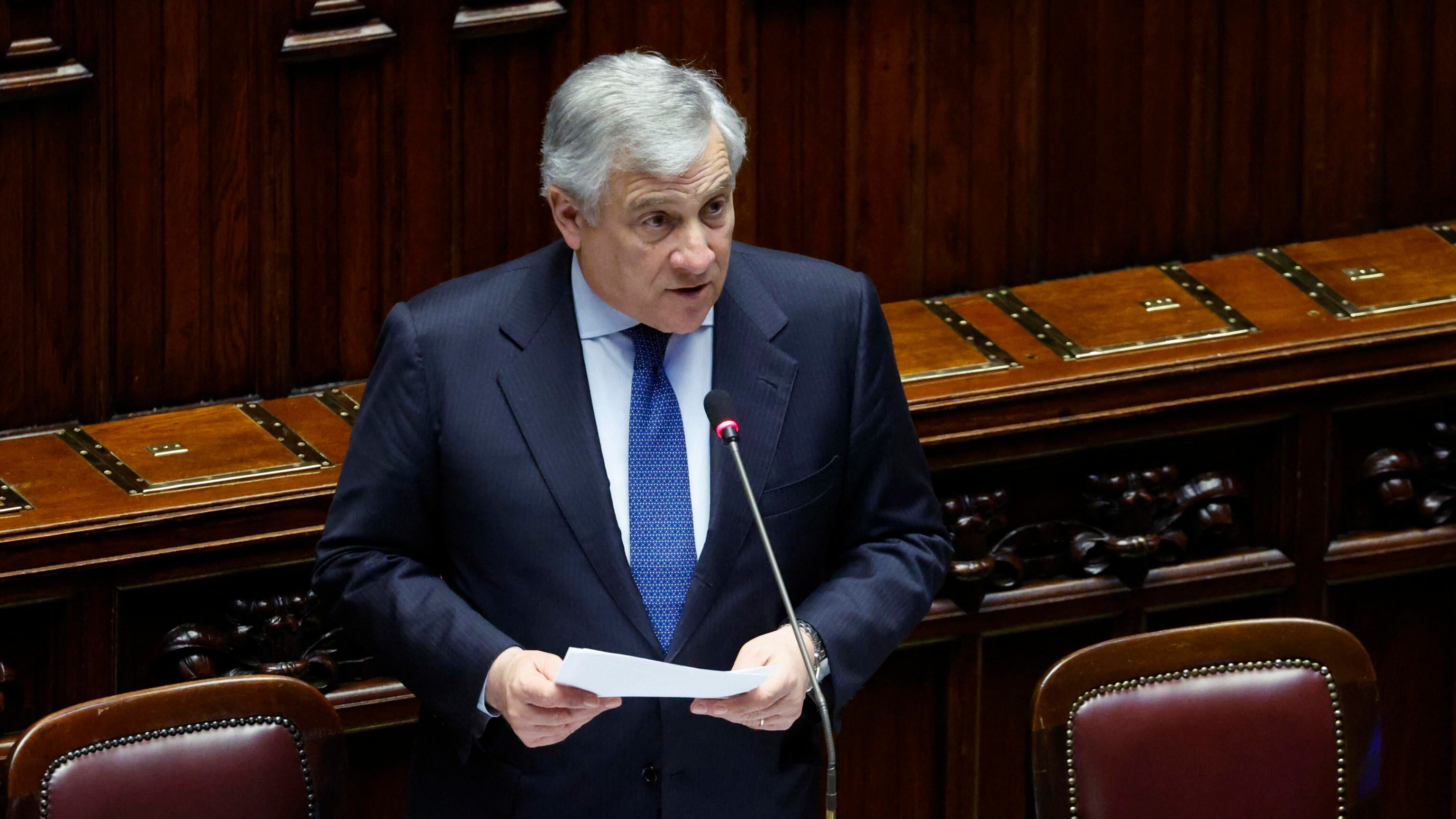 "Non è sufficiente". Tajani avverte i francesi: "Nessuno insulti l'Italia"