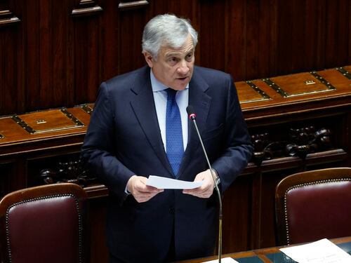 "Non è sufficiente". Tajani avverte i francesi: "Nessuno insulti l'Italia"
