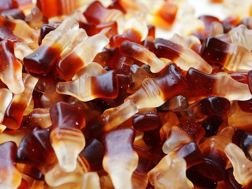 "Non mangiate queste caramelle", grandi e piccini si sentono male