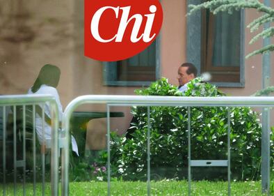 Berlusconi in camice bianco a Cesano Boscone 1