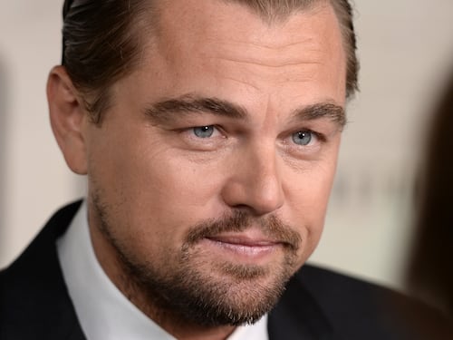 "Gli ospiti diventano vampiri". Il mistero della confessione sulle feste di DiCaprio