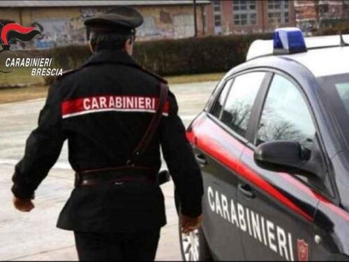 Bimba ha fretta di nascere, mamma partorisce in strada grazie ai carabinieri