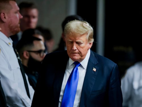 O con Trump o l' "esilio" politico: i tormenti dei repubblicani al bivio
