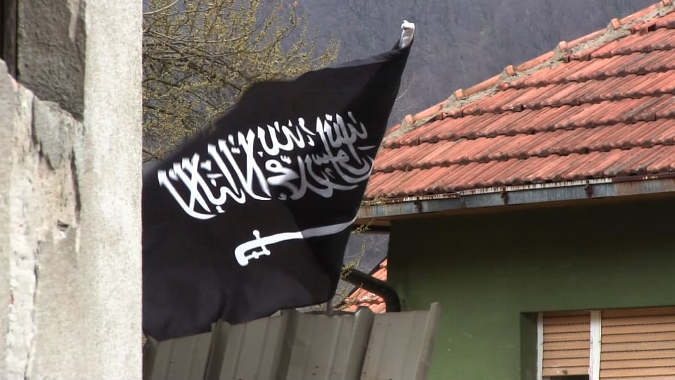 Perfino i buonisti francesi ora si arrendono: "Dall'islam radicale non è possibile guarire"