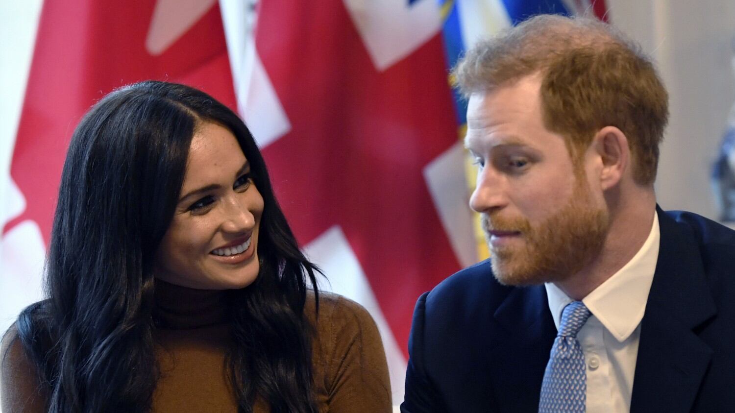 Addio di Harry e Meghan alla Casa Reale inglese: "Saremo indipendenti"