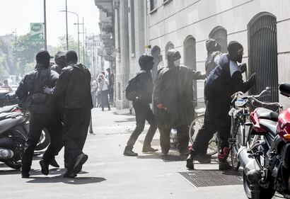 No Expo, scritte e vandalismo per le vie di Milano 2