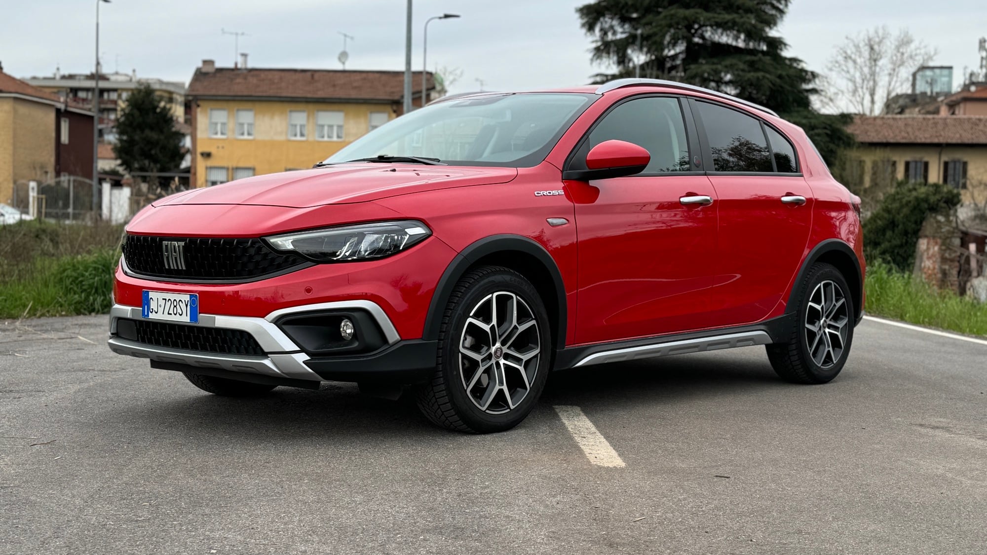 Fiat Tipo Hybrid Cross: auto polivalente, dai consumi contenuti e con spazio a bordo