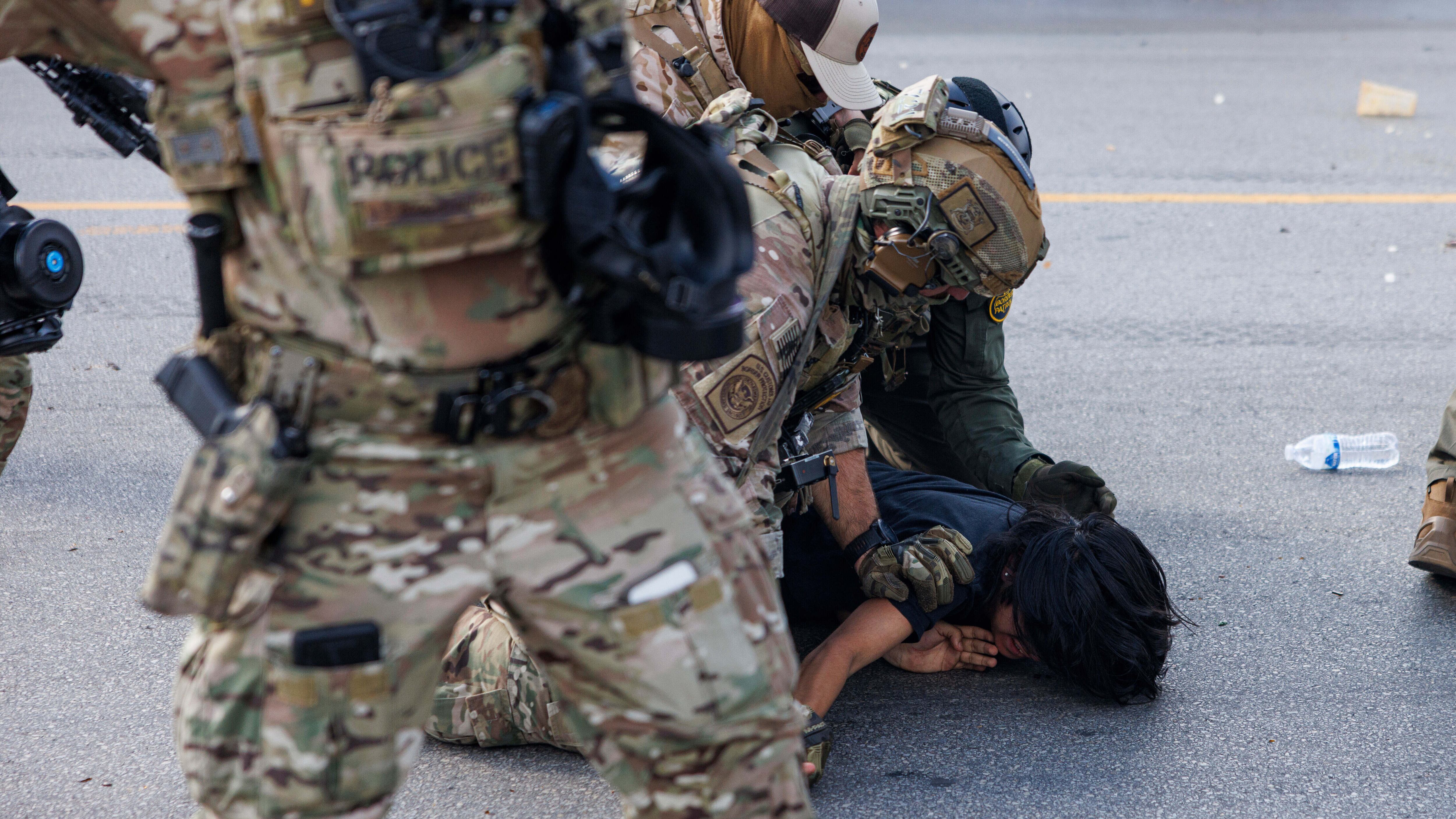 Sos criminalità nella Chicago dem. L’ira di Donald: "Governatore e sindaco da arrestare"