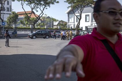 Indonesia, attacco alla polizia 11
