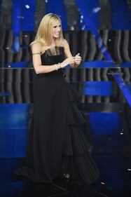 Michelle Hunziker sexy a Sanremo 10