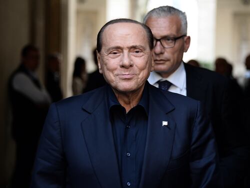 Berlusconi: "Sciogliere Csm e aprire commissione d'inchiesta sulle procure"