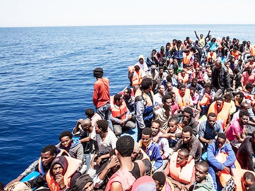 "Complici degli scafisti", "Superato ogni limite": è scontro Salvini-Lamorgese