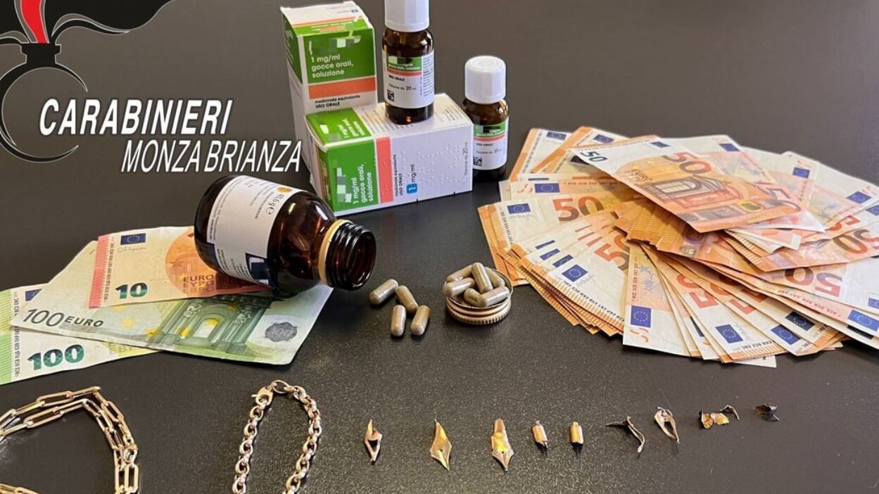 "Offerte per i bambini poveri". Poi narcotizzava le vittime e le derubava