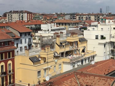 Milano, la palazzina dopo l'esplosione 6