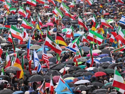 Da Monaco a Toronto marea anti-ayatollah. "Cambio di regime"